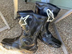 Motorcycle boots Alpinestars 