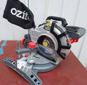 QZITO 210mm Compound Saw As New