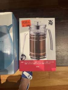 Teapots, coffee press and jug