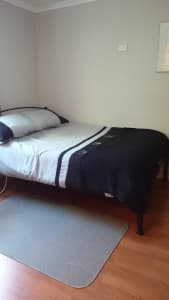 FURNISHED ROOM WITH PRIVATE BATHROOM CLOSE TO UC ANU and BUS STOP
