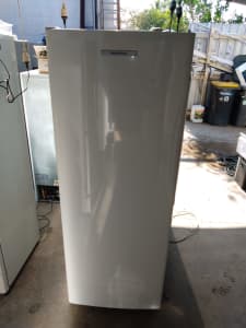 Freezer Upright Fisher paykel.390 litre 
