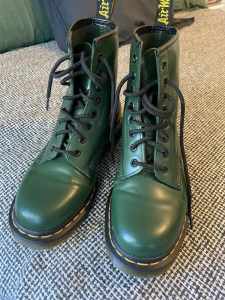 Dr Martin 1460 Boots in perfect condition!