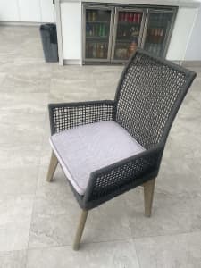 Outdoor chairs x6