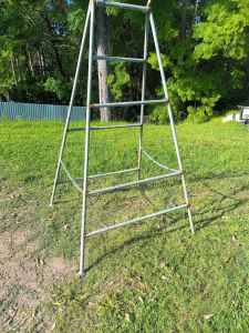 GALL PAINTERS TRESTLES 2 OFF only.