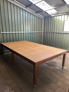 Large table ideal for model trains or war gaming, 715 x 1530 x 2740 mm