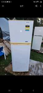 Free Delivery Samsung 228 litre fridge freezer guarantee 