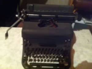 antique typewriter remington