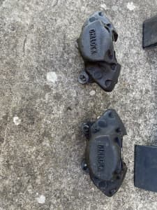 Ford XY GS brake calipers