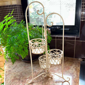 Candle holder or plant stand (metal)