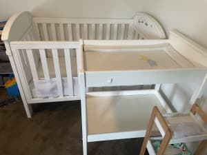 Baby cot for sale- Great condition