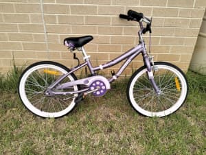 Girls Purple Diamondback Bike VGC