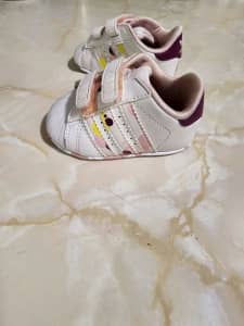 ADIDAS CRIB SHOES(From 0-6 months)