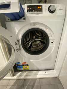 HAIER front loader washing machine 7.5Kg