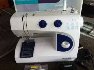 Lumina ESM008 Sewing Machine. Excellent Condition. Serviced & Tested
