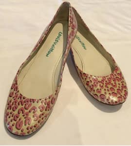 Authentic Marque Louis Vuitton Pink Stephen Sprouse Ballerina Flats