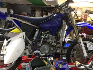 WRECKING Yamaha WR450F - 2004 model.. Parts are in good nic