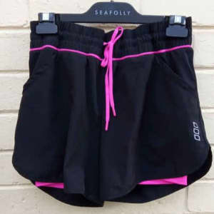 LORNA JANE activewear shorts Sz XS *A33