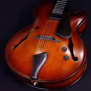 Superb handmade archtop jazz guitar