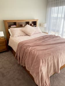 Queen size bedroom suite solid wood