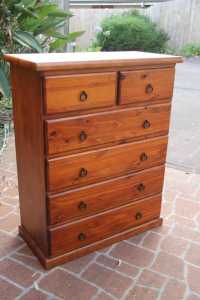 VGC walnut colour solid 6 drawers tallboy metal runner can deliver