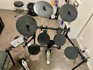 Electronic drum kit including stool, sticks & Legacy Amp