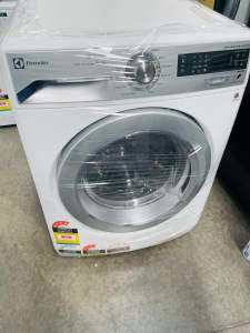 Electrolux 8/5KG washer/ dryer combo . 1 year warranty