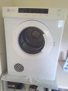 Electrolux 5kg clothes dryer. Excellent clean working condition.
