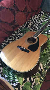 Yamaha acoustic guitar 460s model made in Taiwan $200.