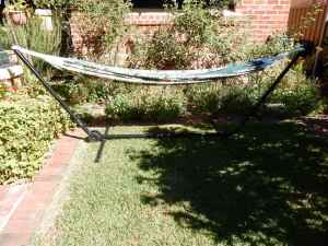 Two Trees Deluxe King Hammock with fully adjustable stand with wheels