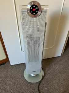 Arlec ceramic oscillating fan heater with remote