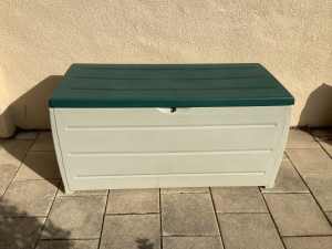 Keter Outdoor Storage Box 380L