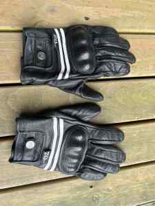 Segura 70 vintage style motorcycle gloves size 9
