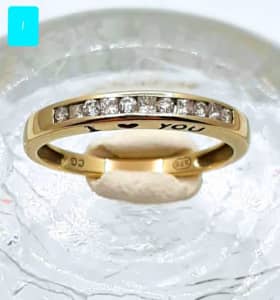 Stunning diamond and gold ring