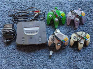 Nintendo 64 Console N64 4 Controllers - Genuine