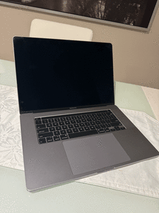 MacBook Pro 2019 16 (500GB Space Grey, Intel Core i7, TouchBar)