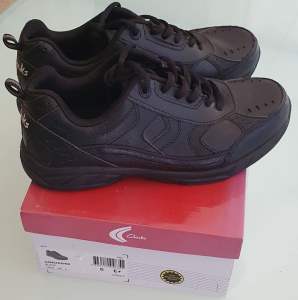 NEW Clarks Athletic School Sports Shoes - Size 6 (26cm)