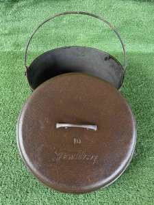Camp Fire Findlay 10 inch Cast Iron Dutch Camp Oven with Lid Vintage