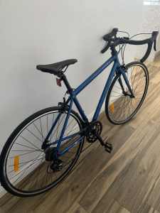 Small Pedal Road Bike fits someone 1.60 to 167cm