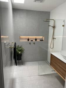 Carpenter/ Builder/ Painter / full bathroom renovations/Plasterering