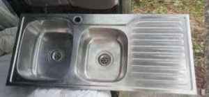 kitchen double sink size 108x48cm $20 each call to pick u