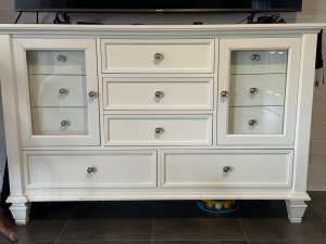White Dressing table. Width 1550mm Depth 470mm Height 1010mm