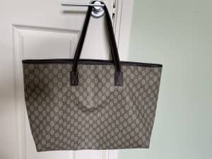 GUCCI LARGE TOTE - All most brand new