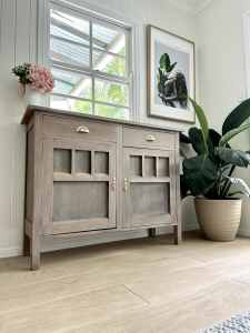 French Provincial Sideboard 🌼