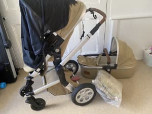 Joolz pram with bassinet, sleeping bag and insect netting