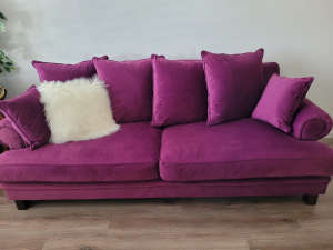 Stunning 3.5 Seater Purple Velvet Lisette Sofa (Limited Edition Early 