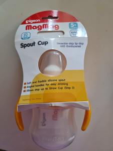 Pigeon Magmag spout cup NEW