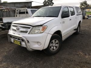 hilux wrecking Parts