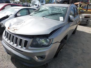 WRECKING 2014 JEEP COMPASS