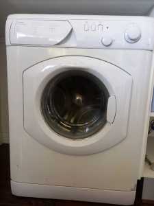 Clothes washing machine - Ariston