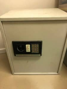 LARGE SAFE 55cm TALL 37cm WIDE 46cm ACROSS COST $3500 USE KEY OR CODE